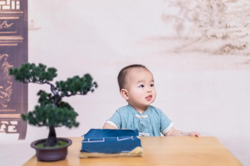 呼和浩特宝宝喊肚子疼怎么回事